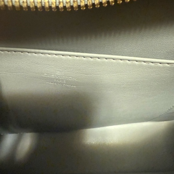 AUTH Louis Vuitton Murray gold Vernis Monogram Backpack - Picture 10 of 16